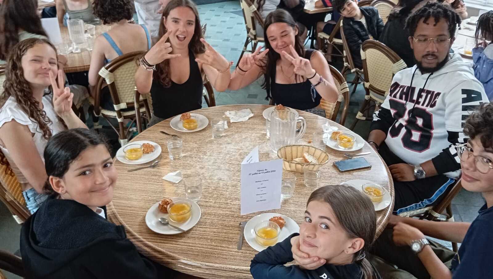 repas colonie groupe