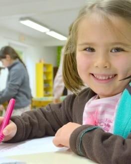 enfant qui écrit