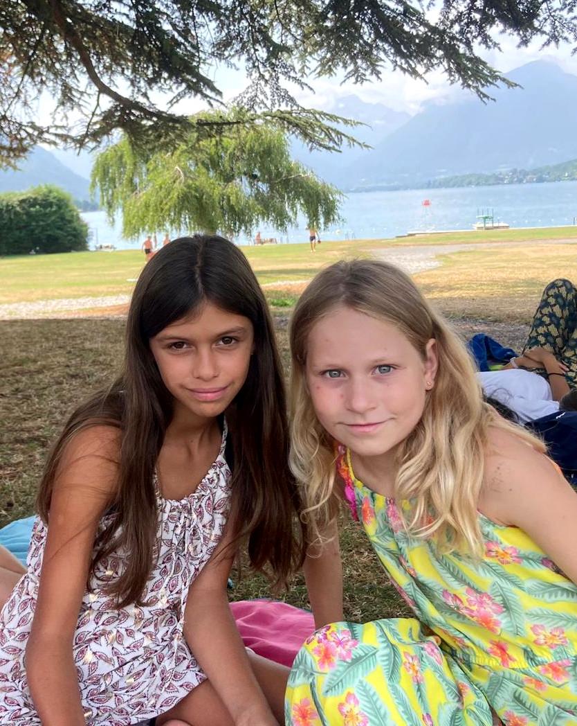 enfants en colonie au lac d'annecy