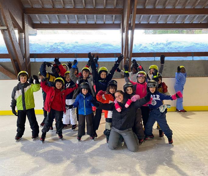 enfants à la patinoire