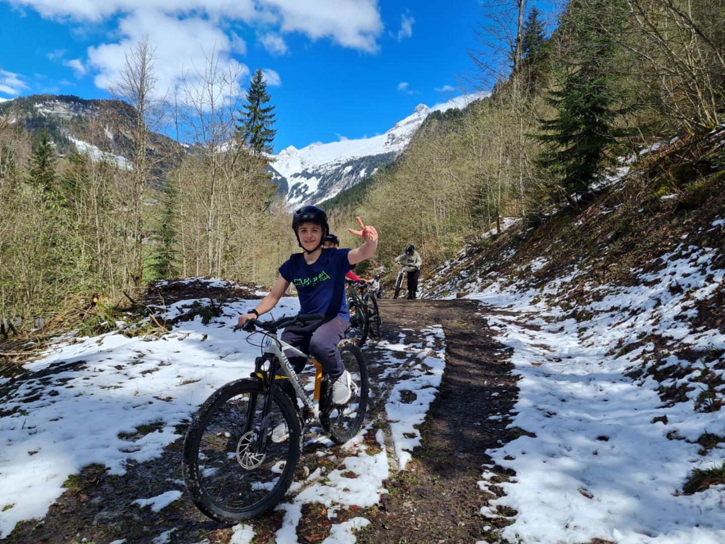 VTT sur les sentiers montagneux
