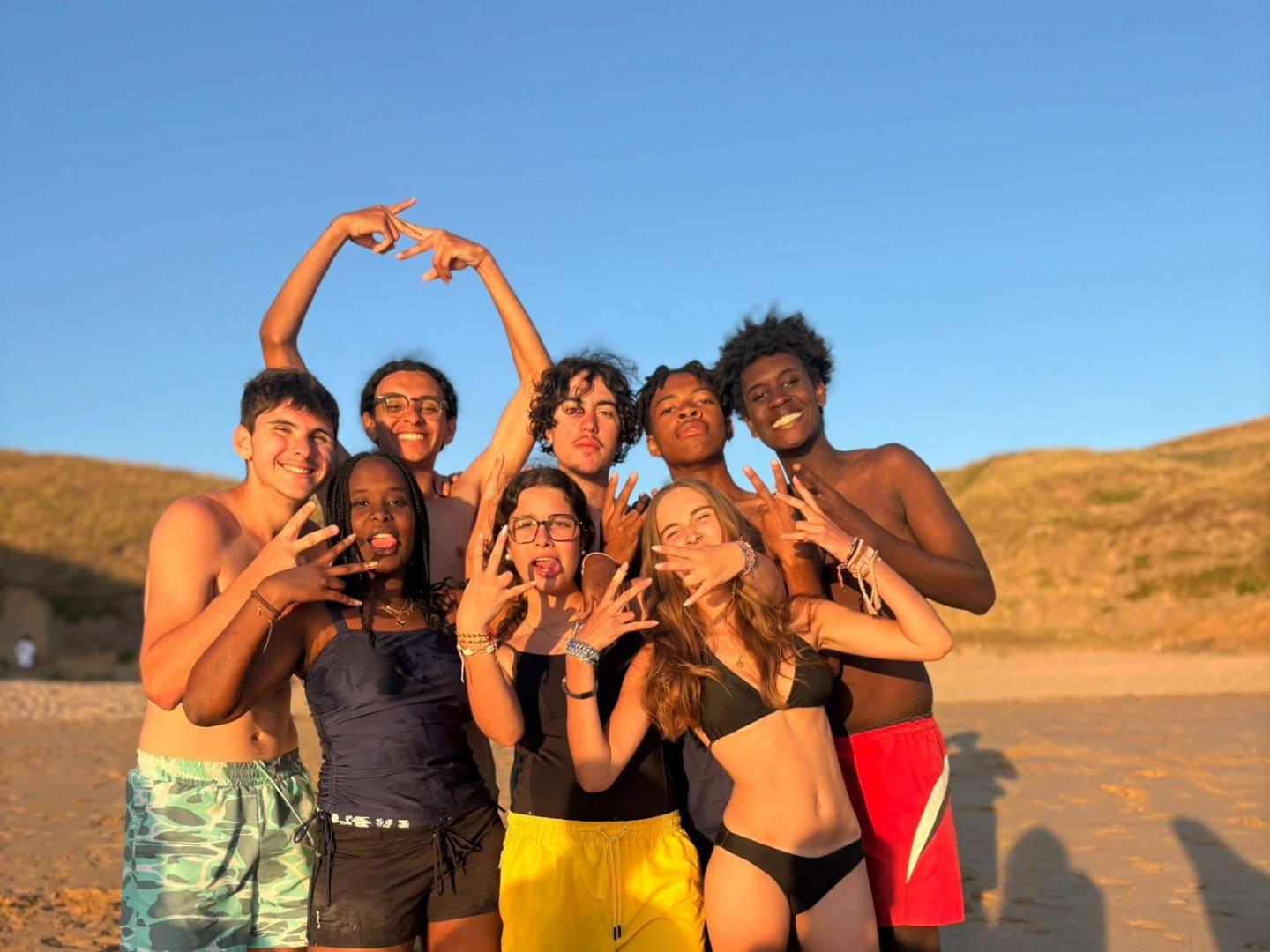 groupe de jeunes à la plage