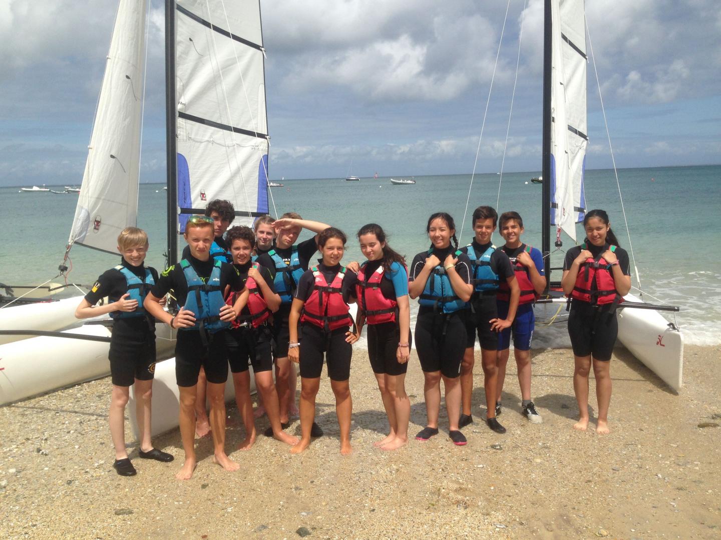 Groupe d'élèves séance de voile