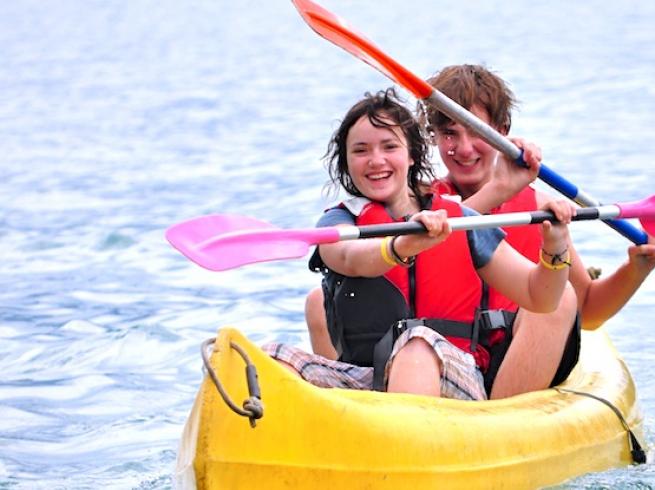 Activité canoé-kayak sur le lac d'Annecy