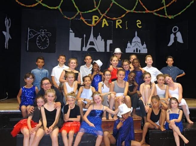 Stage de danse : saluez la troupe de danseurs et de danseuses !