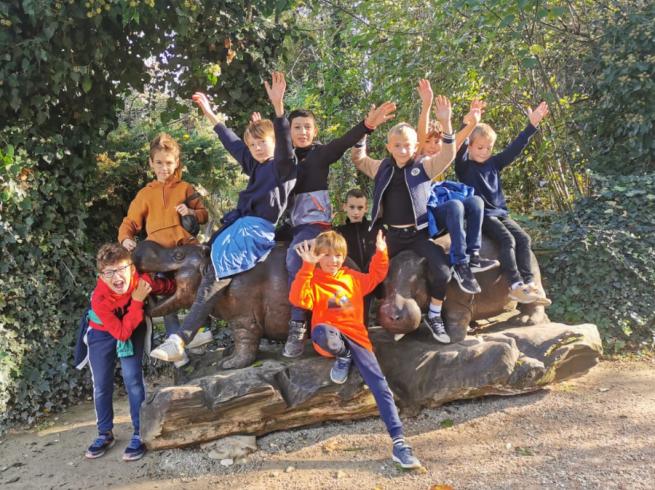 groupe d'enfants en colonie de vacances