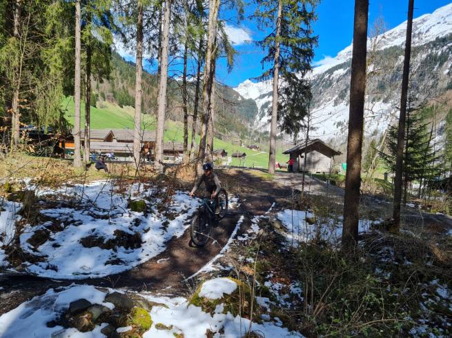 apprentissage du VTT de montagne en colo