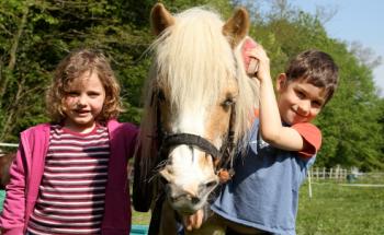 élèves avec poney