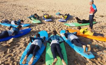 apprentissage du surf en colo