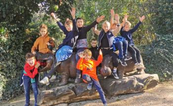 groupe d'enfants en colonie de vacances