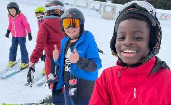 enfants qui font du ski 