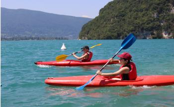 kayak sur le lac d'annecy