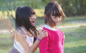 enfants qui s'amusent en colo